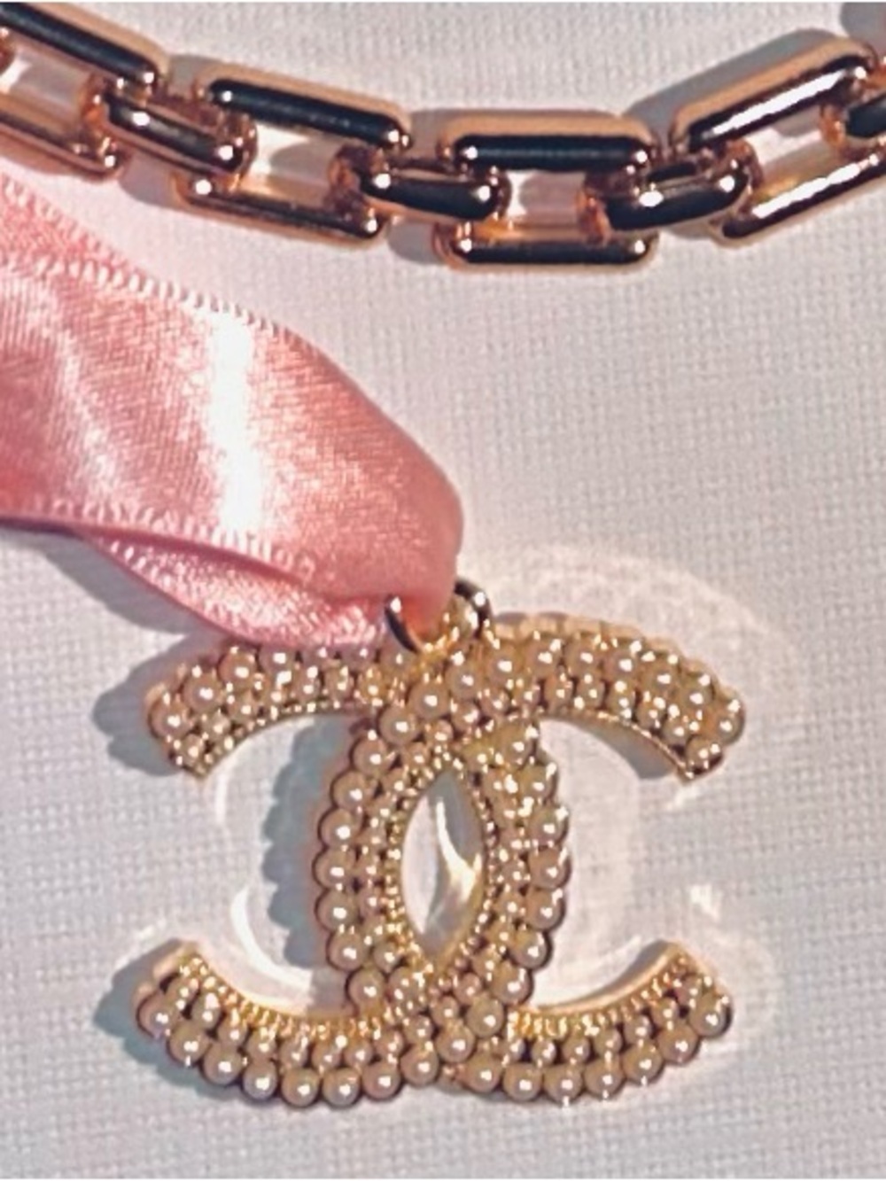 Lux CHANEL Gold CC Pendant with Pink Ribbon New Elegant Chain
